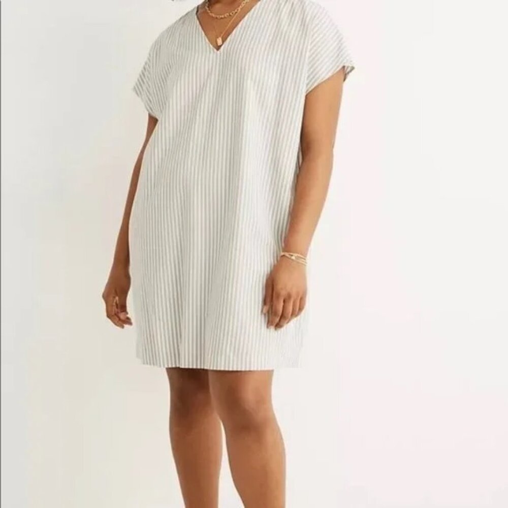 Madewell - Button-Back Easy Dress in Stripe; Size M (NWT)